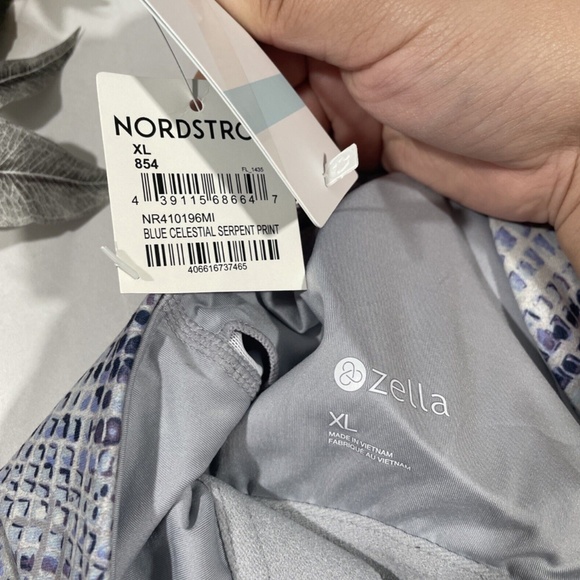 NWT Zella‎ [ XL ] Live In Racerback Bra in Blue Celestial Serpent Print - Picture 11 of 12